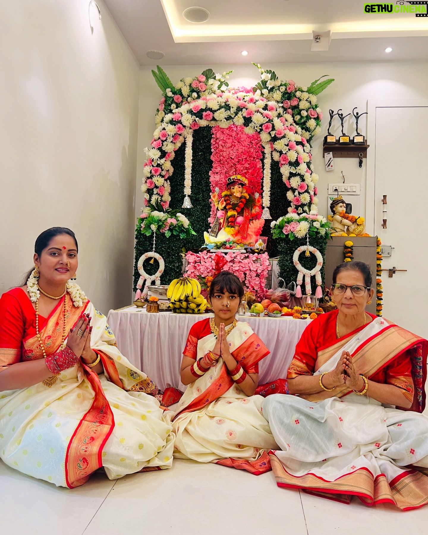 Anjana Singh - 93.3K Likes - 🙏🏻Ganesh Chaturthi ki Hardik Shubhkamnaye 🙏🏻
🌺Bappa Bappa Morya 🌺🙏🏻
With my lifelines 🧿🦋my world 🌎
@aditi13k15
#maa
#likedaughterlikemother ❤️❤️🧿