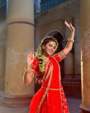 Ankita Bhattacharyya Instagram - Hare Krishna Is OUT NOW ❤️

Kemon Laglo janaben ❤️🙏🏻

Link In Bio 👆🏻

Styling- @rudra_saha_official 
Makeup- @aficionado_arianator_official 
Hair - @rohini_aich_rohh