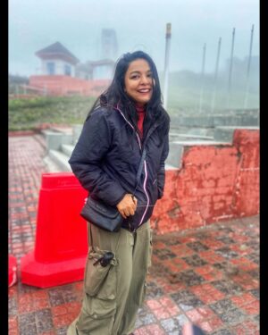 Ankita Shrivastav Instagram - I  may be smiling for you but deep within my bones are playing the xylophone. #freezing 🥶❤️