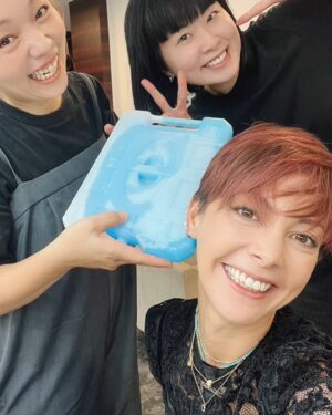 Anna Tsuchiya Instagram - 楽屋でピアスを開ける女達
💎❤️‍🔥💎
ふつーに痛い😘❤️‍🔥

#土屋アンナ 
#annatsuchiya