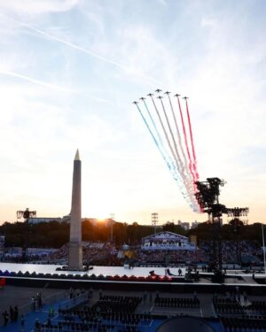 Anne Hidalgo Instagram - Un moment suspendu dans le temps ! Tout Paris a vibré durant cette exceptionnelle soirée. Un très grand bravo à Alexander Ekman, Thomas Jolly et tous les artistes pour cette performance hors norme pour la première cérémonie d'ouverture des Jeux Paralympiques de l'histoire de notre ville ! Ils ont fait la démonstration magnifique de notre diversité et de nos singularités. Ce soir la frontière avec les personnes en situation de handicap s’est effacée. 

Aux para-athlètes désormais de nous faire vibrer par leurs exploits !

📷 
2. @paralympics 
3. @lequipe 
4. 5. 6. 7. @paris2024