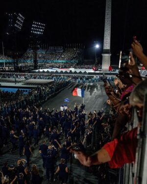 Anne Hidalgo Instagram - Un moment suspendu dans le temps ! Tout Paris a vibré durant cette exceptionnelle soirée. Un très grand bravo à Alexander Ekman, Thomas Jolly et tous les artistes pour cette performance hors norme pour la première cérémonie d'ouverture des Jeux Paralympiques de l'histoire de notre ville ! Ils ont fait la démonstration magnifique de notre diversité et de nos singularités. Ce soir la frontière avec les personnes en situation de handicap s’est effacée. 

Aux para-athlètes désormais de nous faire vibrer par leurs exploits !

📷 
2. @paralympics 
3. @lequipe 
4. 5. 6. 7. @paris2024