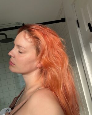 Anne-Marie Instagram - Good morning 🧡