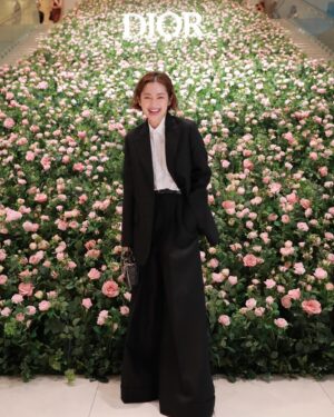 Anne Nakamura Instagram - DIOR PRESTIGE POP-UP
HILLS HOUSE AZABUDAI🥀🌹

@diorbeauty 
@dior 
#diorrosegarden
#DiorJoaillerie