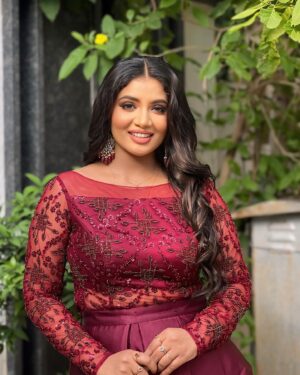 Anshita Akbarsha Instagram - The most beautiful things are not associated with money; they are memories and moments.
👗 @camellia_dezigns 
💄 @sanaras_makeover 
Special Tnx to @archana_kumaar  my darling 🤍✨🧿
#happy #love #bepositive #behappy #camellia #makeupartist