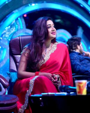 Antara Mitra Instagram - Kuch toh log kehenge logo ka kaam hai kehna ❤️

Outfit by - @twamev.official
Jewellery by - @blingboutiquer
Styled by - @style_by_hetaljogi

Make up - @meghna_make_up_artist 
Hair - Diwakar
