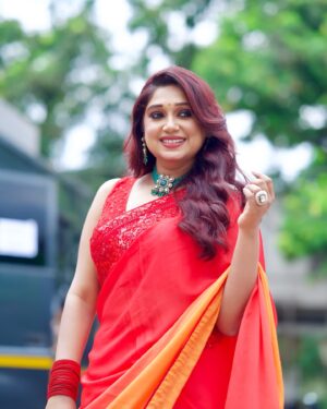 Antara Mitra Instagram - Red ♥️❤️