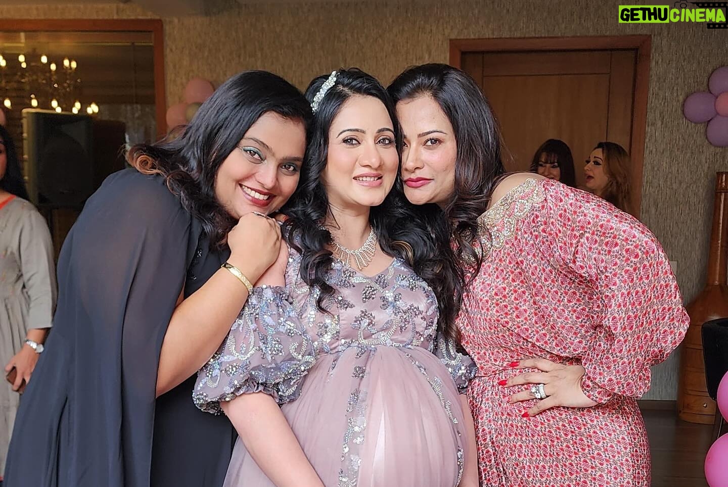 Anu Prabhakar - 73.5K Likes - Whoa!! This was one baby shower to remember for a lifetime!! Fun, laughter, genuine blessings from people who i love the most. All the credits go to @goldenstar_ganesh sir and the his lovely lady @shilpaaganesh mam for hosting this awesome awesome baby shower for me. Mam you’ve been a friend , a guide , an elder sister and sometimes even a mom whenever needed you the most. I really dont know how to say thanks to you. The food , the decor , the arrangements, the invitees were just super pinpoint perfect. I really love you mam. Thank you again. Ganesh sir thank you for being the bestest host ever. We laughed soooooo much because of you. Your simplicity since the time I’ve known you is inspirational. Love you too. Thankyou to all who came by to wish me and the baby. I will remember this forever ❤️ Thanks God for all these lovely people in my life 🥰💝