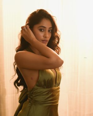 Anukreethy Vas Instagram - Be imperfectly real, it’s perfectly rare 🤍 
.
 Shot by @sathyaphotography3 📸 
.
Makeup and hair by @priya_durai_makeoverartistry ❤️ 
.
.
#anukreethyvas #sathyaphotography #party #feelitreelit #trend #dreamy #beautyshoot #modeling #photography #trendingnow #cute
