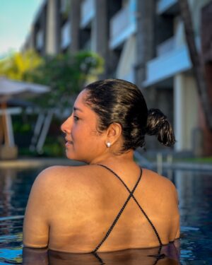 Anumol Instagram - Sunshine and good times 🌞

❤️🧿🌼

#anumol #anuyathra #balidiaries #indonesia #travel #explore