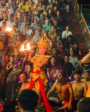 Anumol Instagram - Sareeing n Bali 

Got to witness kechak dance, a balinese art dramatic performance which mainly tells stories from Ramayana followed by only vocals mainly men. Very unique experience and got to know a different perspective on Ramayana !

#anumol #anuyathra #bali #indonesia #travel #explore #kechakdance #uluwatutemple
