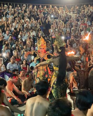 Anumol Instagram - Sareeing n Bali 

Got to witness kechak dance, a balinese art dramatic performance which mainly tells stories from Ramayana followed by only vocals mainly men. Very unique experience and got to know a different perspective on Ramayana !

#anumol #anuyathra #bali #indonesia #travel #explore #kechakdance #uluwatutemple