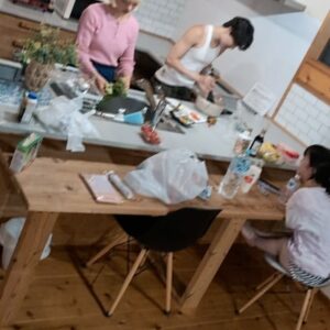 Aoi Yamada Instagram - 長野でみんなで暮らしたお家。
恋しいなぁ。
北アルプス国際芸術祭の期間中、滞在した
北アルプス一望の家　@northern_alps_villa_2008 
毎朝、街とアルプスを一望できるお家、素敵でした。
気がつくと鼻歌歌ったり、笑いが絶えない日々でした🌱
ありがとうございました🏠

東京に戻りました🗼