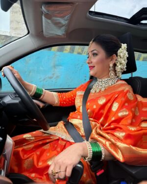 Apurva Nemlekar Instagram - .
Super fun driving my new car in a saree ❤️
.
Captured by - @manishakolge_makeup_artist 
.
#specialpics #apurvanemlekar #newcar #drivinginasaree #sareelover
