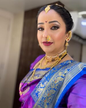 Apurva Nemlekar Instagram - .
All set ready for “Star Pravah Ganeshotsav 2024”…
On 1st Sept at 7pm only on @star_pravah 
.
Makeup - @manmeet_makeup_artist9201 
Costume by: @harshalds
@reema_dsouza18  @raj_rajpurohit11
.
#apurvanemlekar #ganeshotsav #starpravahganeshotsav2024 #khajinabappachyagoshtincha