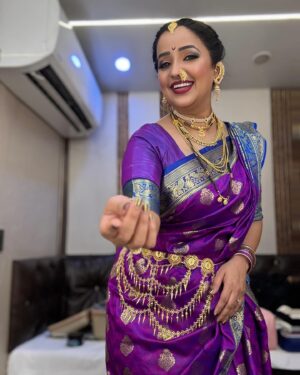 Apurva Nemlekar Instagram - .
All set ready for “Star Pravah Ganeshotsav 2024”…
On 1st Sept at 7pm only on @star_pravah 
.
Makeup - @manmeet_makeup_artist9201 
Costume by: @harshalds
@reema_dsouza18  @raj_rajpurohit11
.
#apurvanemlekar #ganeshotsav #starpravahganeshotsav2024 #khajinabappachyagoshtincha