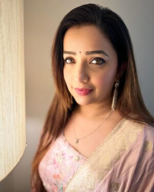 Apurva Nemlekar Instagram - .
Always let your conscience be your guide 🧿
.
#apurvanemlekar #hazeleyes #ladyofwords #iamdwayiam