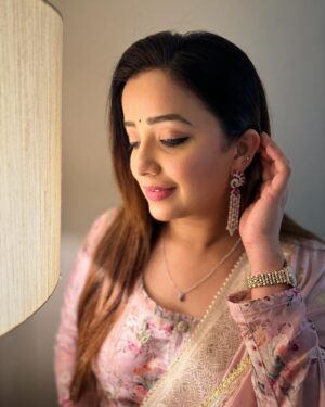 Apurva Nemlekar Instagram - .
Always let your conscience be your guide 🧿
.
#apurvanemlekar #hazeleyes #ladyofwords #iamdwayiam