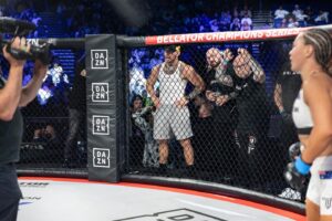 Arlene Blencowe Instagram - Drop a 👊🏽 if you’re keen to see me roll out again before the year is out. @bellatormma @pfl