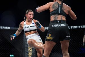 Arlene Blencowe Instagram - Drop a 👊🏽 if you’re keen to see me roll out again before the year is out. @bellatormma @pfl