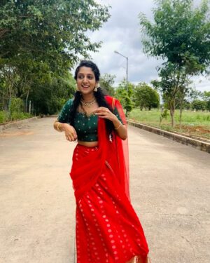 Arsha Baiju Instagram - Bengaluru Naatkal♥️ 
#dhawani 
📸 @navaneeth._.s 
Accessories @menorah_jewellers
Blouse stitching @zoandzi_by_sanam
