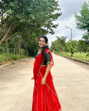 Arsha Baiju Instagram - Bengaluru Naatkal♥️ 
#dhawani 
📸 @navaneeth._.s 
Accessories @menorah_jewellers
Blouse stitching @zoandzi_by_sanam