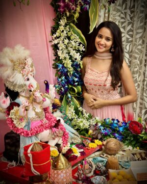 Ashi Singh Instagram - Ganpati Bappa morya 🙏