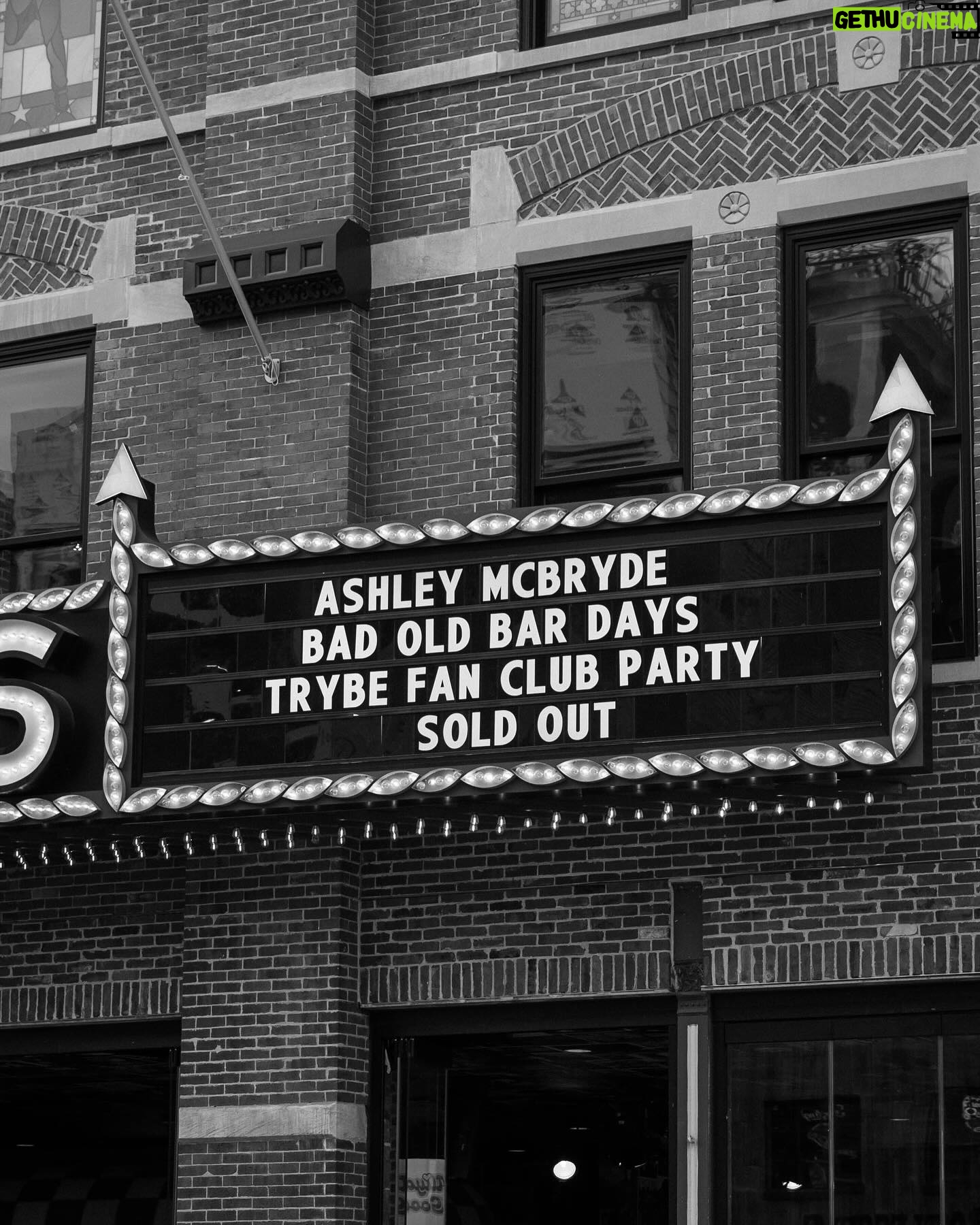 Ashley McBryde - 6.4K Likes - This is all because of, and for, YOU. Thank you, Trybe, for a night of togetherness !! Let’s “bad old days“ together again soon !!
📸: @hayleyshoots