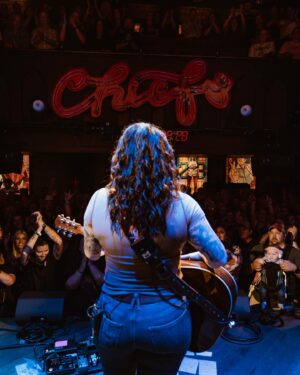 Ashley McBryde Instagram - This is all because of, and for, YOU. Thank you, Trybe, for a night of togetherness !! Let’s “bad old days“ together again soon !! 

📸: @hayleyshoots