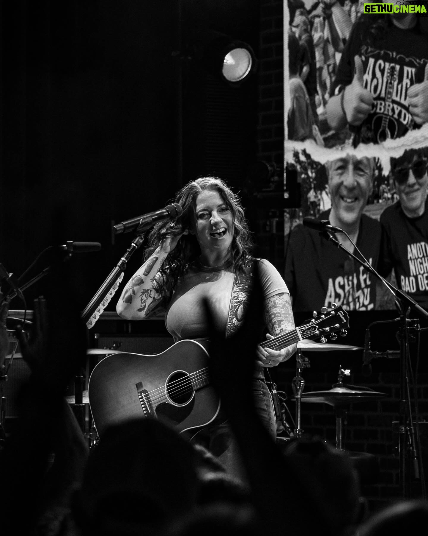 Ashley McBryde - 6.4K Likes - This is all because of, and for, YOU. Thank you, Trybe, for a night of togetherness !! Let’s “bad old days“ together again soon !!
📸: @hayleyshoots