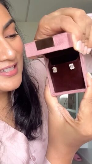 Ashmitha Instagram - Diamond jacket 💎 

#diamond #me #jewelry #best #ashtrixx #telugu #teluguactress #influencer #teluguinfluencer #southindianinfluencer #happy #hyderabad #love #smile
