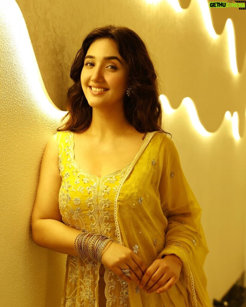 Actress Ashnoor Kaur HD Photos and Wallpapers December 2024 | Gethu Cinema