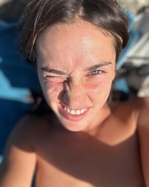 Asia Ortega Instagram - Así mismo🩵 en mi ✨