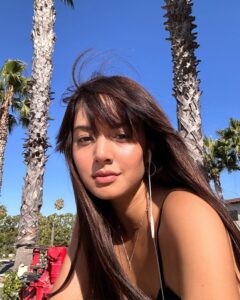 Actress Aurélie Moeremans HD Instagram Photos and Wallpapers September 2024