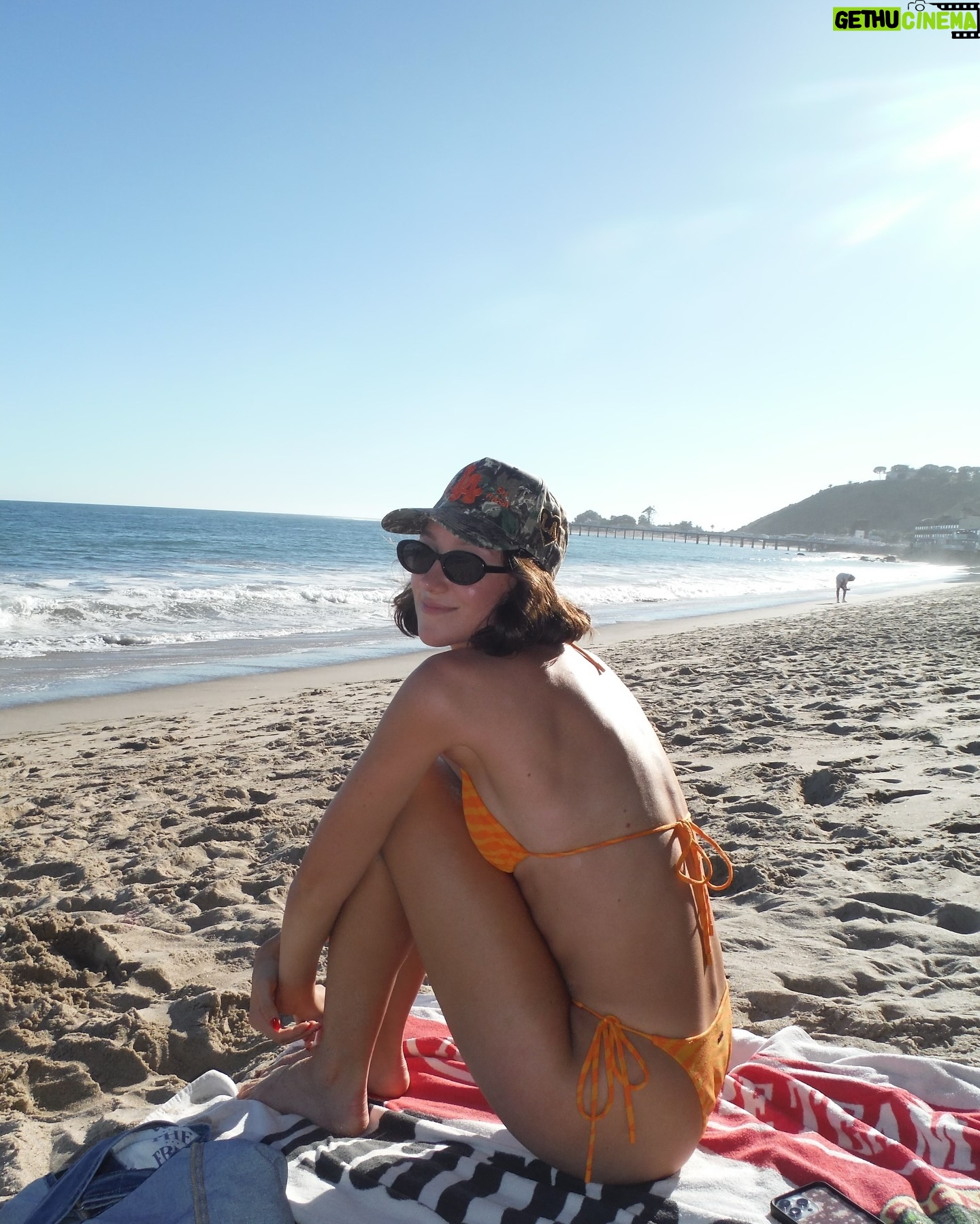 Ava Michelle - 28.3K Likes - pieces of august 🌊🌸⛱️💋👯♀️