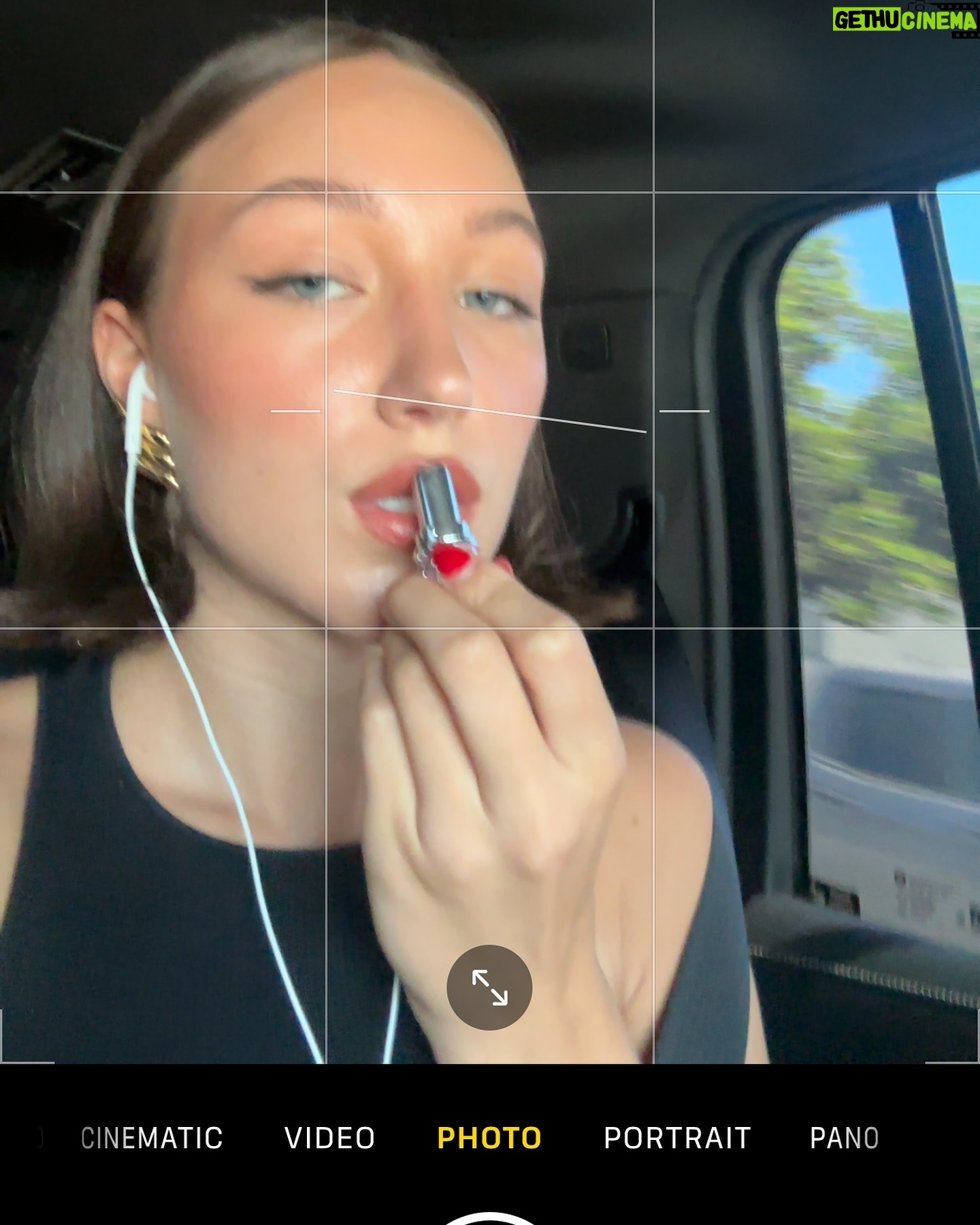 Ava Michelle - 28.3K Likes - pieces of august 🌊🌸⛱️💋👯♀️