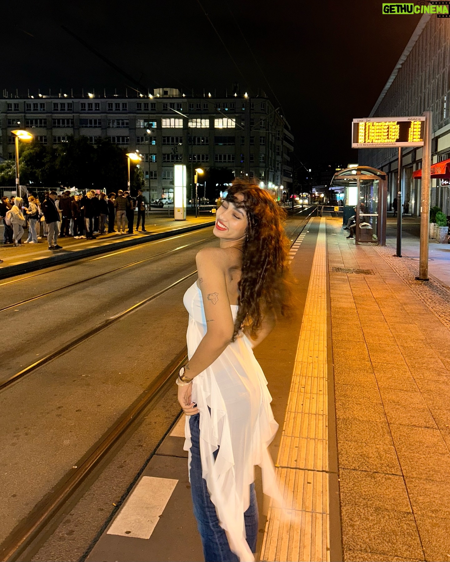 Avanthika Babu - 13.3K Likes - So this is 22?
#22birthday #Berlin