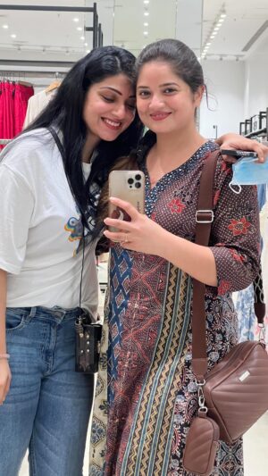 Avanthika Mohan Instagram - True friends are rare,if you have one,you are lucky ❤️
In today’s world you are such a great blessing. 
Women appreciating one another is rare but YOU always wanted the best for me,I too wish the same for you. I love you so much. You are beautiful extremely talented and more over a fantastic human being. Thank you for that! 
I want to be born as your sister in next birth. 
Man! It would be soo fun to irritate you😁
I dint wanted to part ways,our eyes were filled but I know I’m going to meet you again. 
Love you dearly 😘

From your Toxic Lover 🤣

#friendship #love #reels #dost #friendshipgoals #gratitude #wearefunny #explore #instagood #fyp #friendsforever #reunion #godisgood