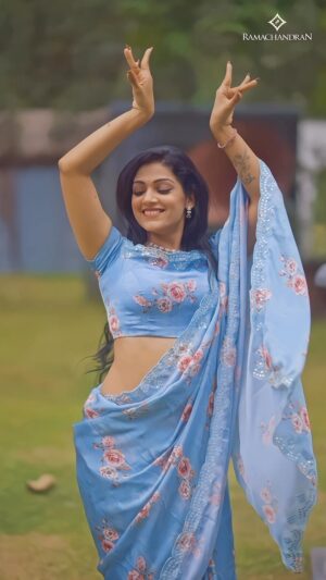 Avanthika Mohan Instagram - Queens don’t need crowns,they wear sarees. 💙

Thank you @theramachandran for this beautiful saree

#trendingreels #reels #fyp #explore #trendingnow #reelkarofeelkaro #reelsindia #saree #explore #fyp #ramachandran #sareelove #yehraateinyehmausam #video