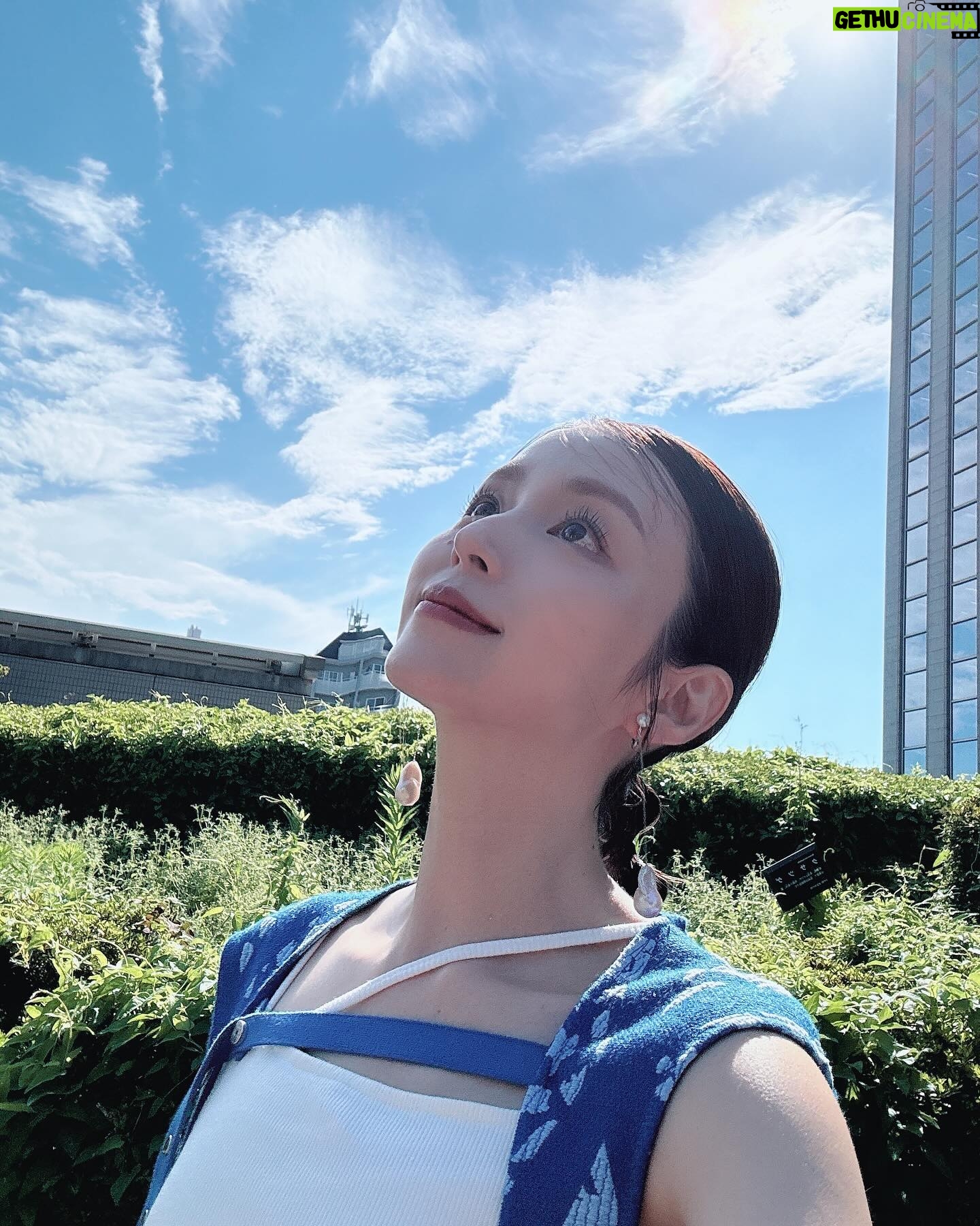 Aya Hirano - 7.6K Likes - 【グランブルーファンタジー】
『ぐらぶるTVちゃんねるっ!』に2週に渡ってゲスト出演させていただきました!
ブローディアとベアトリクスのお話をたっぷり💖
プライベートやお仕事の裏話もたくさん!
YouTubeにて公開されているので、
お時間ある時に是非見てみてください✨
vest,pants: @uttrykk_official
earrings: @__ripsalis__
rings: @plafu77 @ovovjewerlyofficial
bracelet: @caki.jewelry
accessories: @rhodes_showroom
#グランブルーファンタジー #グラブル
#ぐらぶるtvちゃんねるっ
#ベアトリクス #ブローディア
#ayahirano #平野綾