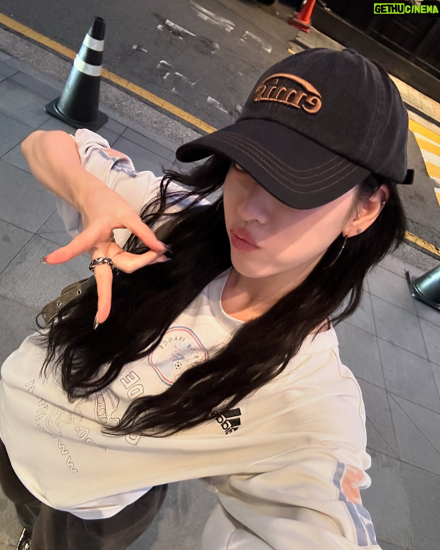 Ayaka Miyoshi - 139.6K Likes - 그냥 놀러🐾ㅎㅎ