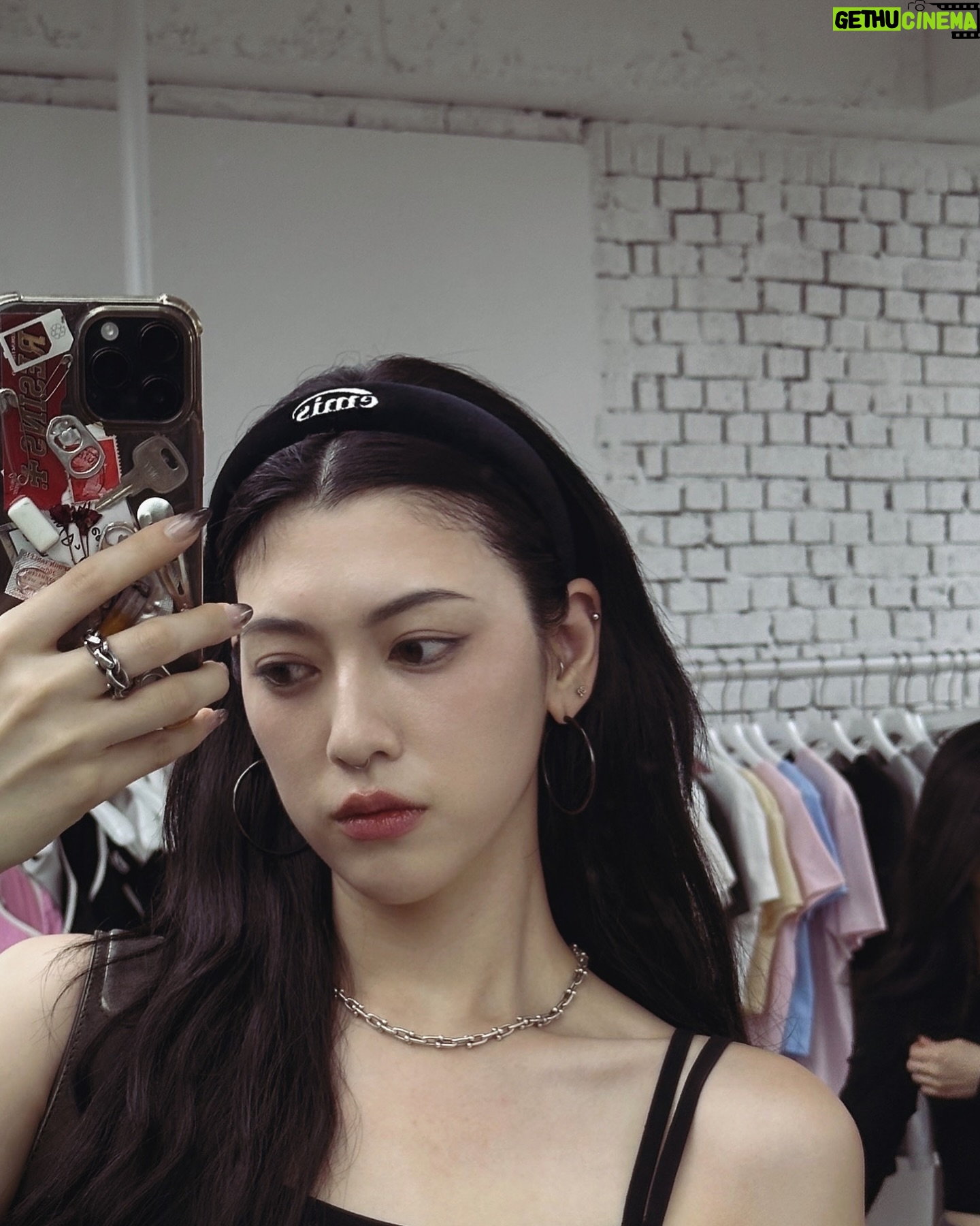 Ayaka Miyoshi - 139.6K Likes - 그냥 놀러🐾ㅎㅎ
