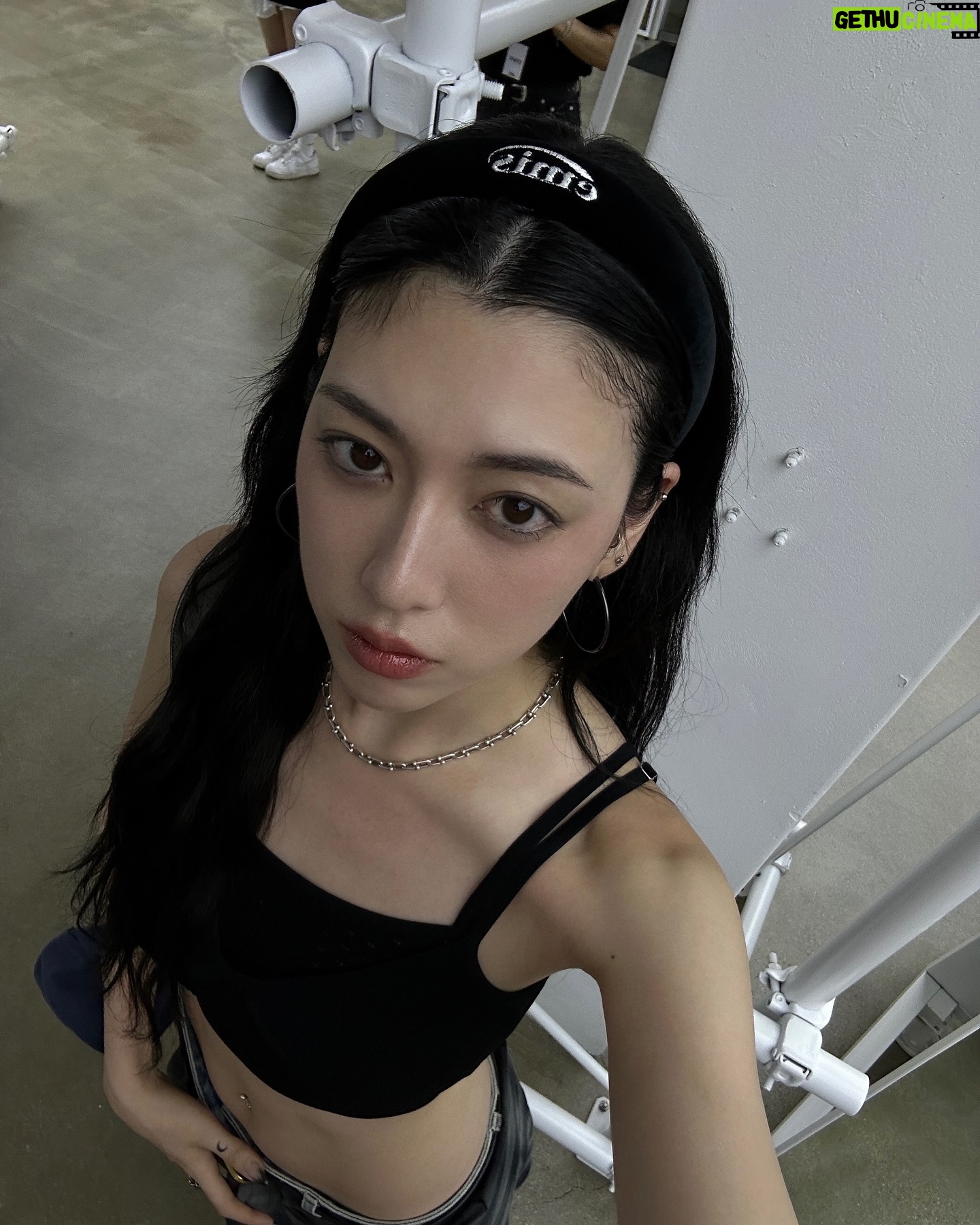 Ayaka Miyoshi - 139.6K Likes - 그냥 놀러🐾ㅎㅎ