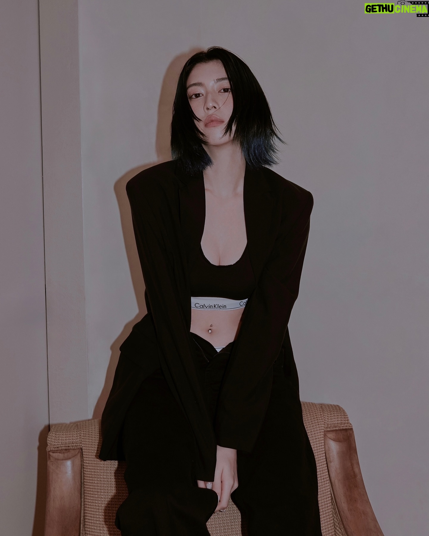 Ayaka Miyoshi - 129.4K Likes - 😝
@calvinklein
@sopialand
@yudai_makino