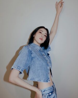 Ayaka Miyoshi Instagram - 😝

@calvinklein 
@sopialand 
@yudai_makino