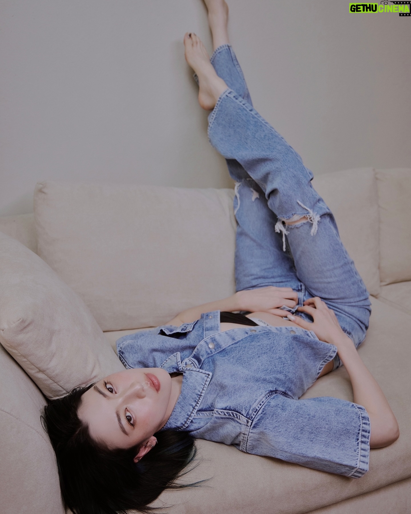 Ayaka Miyoshi - 129.4K Likes - 😝
@calvinklein
@sopialand
@yudai_makino