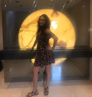 Ayça İnci Instagram - ⭐️💫🌕🌖 Yaptık işte bir şeyler az kaldı hedefe!! 🎯 🌞😉🙈🤭💪🏻 Azim ettik ekipçe hep beraber başarıyoruz Gitti kilolar çok azı kaldı o da benim takıntım yoksa herkes tamam diyor da 😜👊🏻 20 yıl önce giydiğim kot pantolonumu giymeye and içtim 🙏🏻
#nomakeup 
@metinakayemshapeturkiye @metinakayemshape