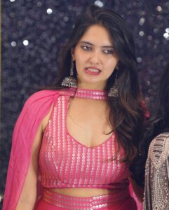Ayraa Most Liked Photos and Posts