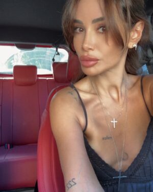 Ayza Anokhina Instagram - Притворяюсь милашкой)
