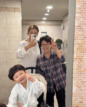 Bae Yoon-jung Instagram - 김포가족 합체❤️
모두다 건강하고 행복만하길🙏
